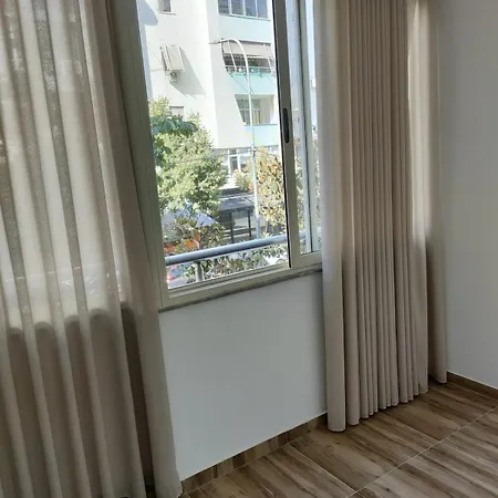 Bonzo Homes * Tirana